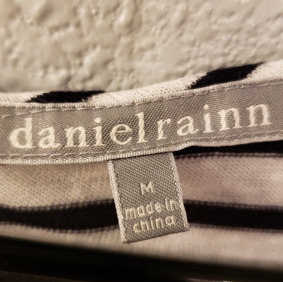 DANIEL RAINN CAP SLEEVE CROCHET DETAIL TOP - Picture 2 of 4